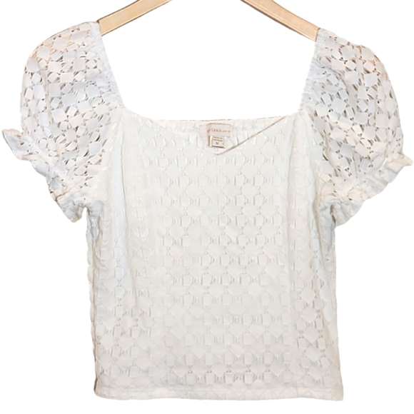 Monteau Tops - MONTEAU LA M WHITE BOHO EYELET LACE SMOCKED CROP TOP